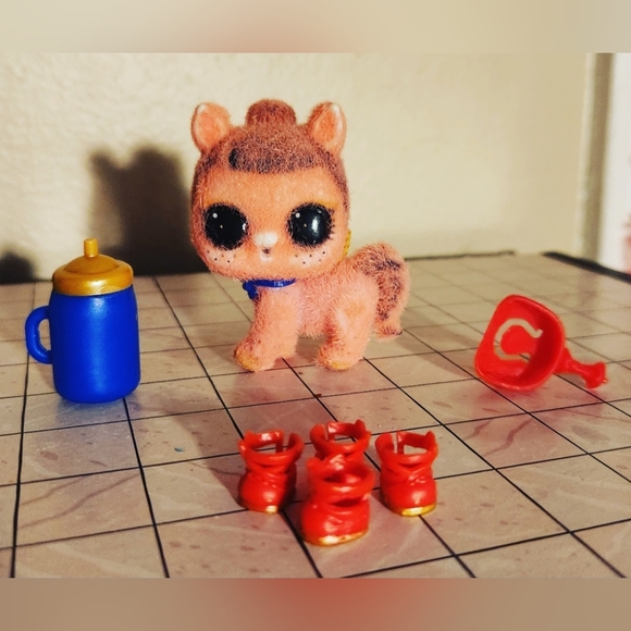 LOL Surprise Dolls Makeover Series Fuzzy Pets Neigh Majesty - Picture 2 of 5